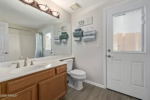 Bath - 6122 E Saddleback St, Mesa, AZ 85215 photo 3 of 3