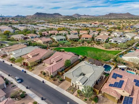 View/Area - 2948 E Crest Ln, Phoenix, AZ 85050 photo 1 of 10