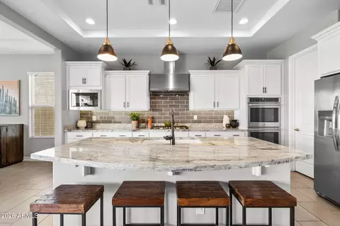 Kitchen - 2948 E Crest Ln, Phoenix, AZ 85050 photo 2 of 6