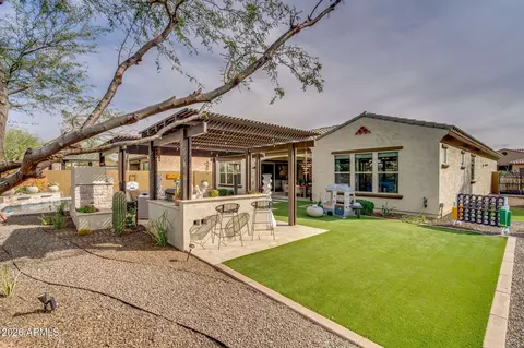 Exterior - 2948 E Crest Ln, Phoenix, AZ 85050 photo 15 of 17