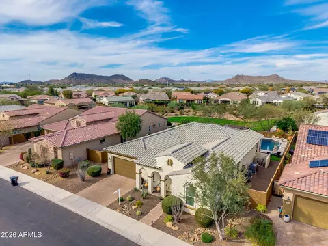 View/Area - 2948 E Crest Ln, Phoenix, AZ 85050 photo 4 of 10