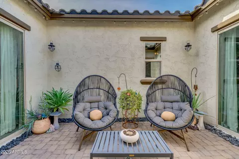 Exterior - 2948 E Crest Ln, Phoenix, AZ 85050 photo 14 of 17