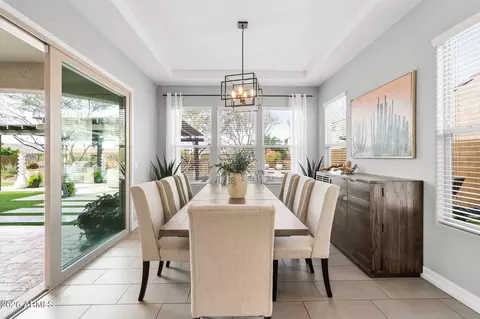 Dining - 2948 E Crest Ln, Phoenix, AZ 85050 photo 2 of 3