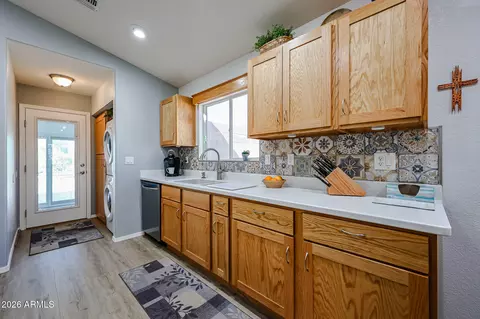 Kitchen - 1922 S Palo Verde Dr, Apache Junction, AZ 85120 photo 4 of 8