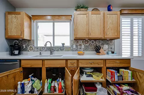 Kitchen - 1922 S Palo Verde Dr, Apache Junction, AZ 85120 photo 7 of 8