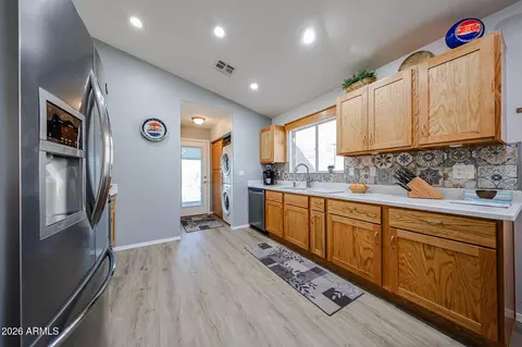 Kitchen - 1922 S Palo Verde Dr, Apache Junction, AZ 85120 photo 3 of 8