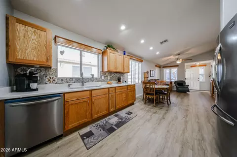Kitchen - 1922 S Palo Verde Dr, Apache Junction, AZ 85120 photo 6 of 8