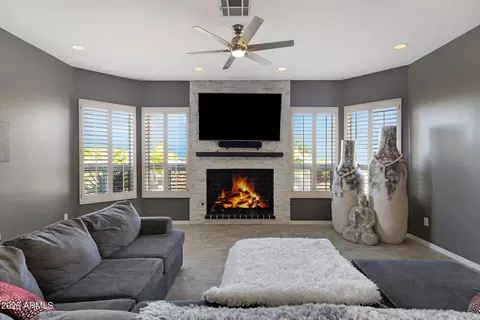 Living - 8540 E Mcdowell Rd #10, Mesa, AZ 85207 photo 3 of 5