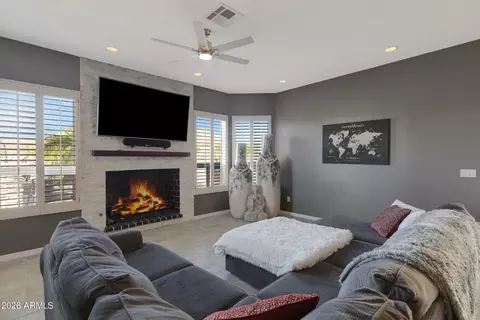 Living - 8540 E Mcdowell Rd #10, Mesa, AZ 85207 photo 4 of 5