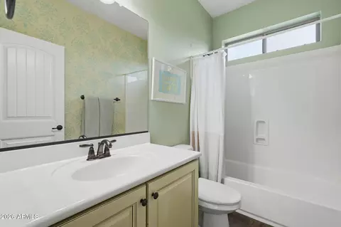 Bath - 3512 E Palo Verde St, Gilbert, AZ 85296 photo 2 of 4
