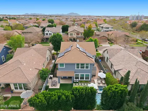View/Area - 3512 E Palo Verde St, Gilbert, AZ 85296 photo 2 of 9