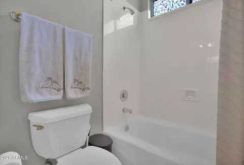 Bath - 3322 E Jaeger Cir, Mesa, AZ 85213 photo 5 of 7