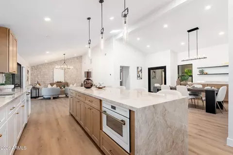 9025 N 83rd Pl, Scottsdale, AZ 85258
