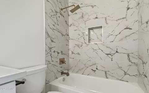 Bath - 1003 W Marshall Ave, Phoenix, AZ 85013 photo 2 of 4