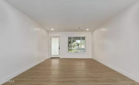 Living - 1003 W Marshall Ave, Phoenix, AZ 85013 photo 1 of 5