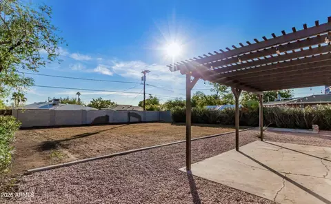 Exterior - 1003 W Marshall Ave, Phoenix, AZ 85013 photo 3 of 4