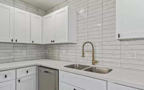 Kitchen - 1003 W Marshall Ave, Phoenix, AZ 85013 photo 2 of 2