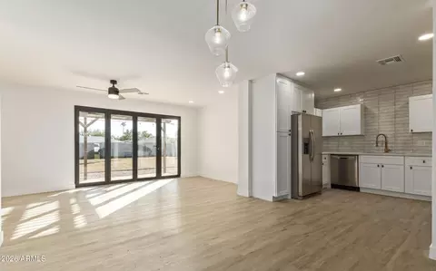 Living - 1003 W Marshall Ave, Phoenix, AZ 85013 photo 5 of 5