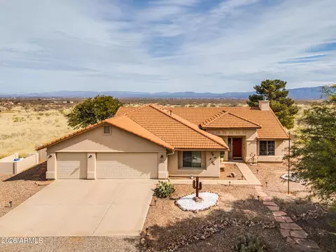 5831 E Silver Leaf Ct, Hereford, AZ 85615