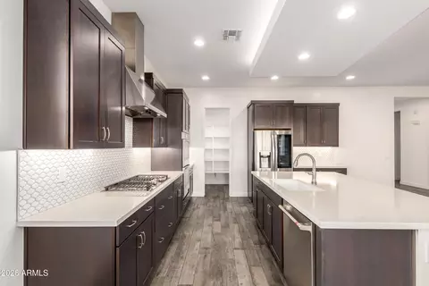 Kitchen - 1136 E La Mirada Dr, Phoenix, AZ 85042 photo 1 of 1