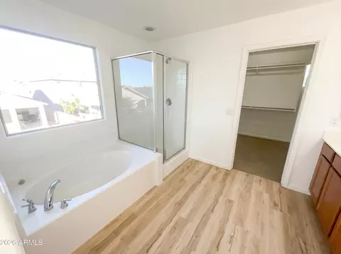 Bath - 3940 E Blue Spruce Ln, Gilbert, AZ 85298 photo 3 of 3