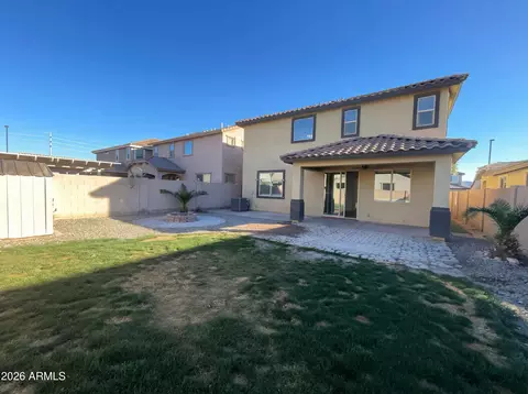 Exterior - 3940 E Blue Spruce Ln, Gilbert, AZ 85298 photo 2 of 4