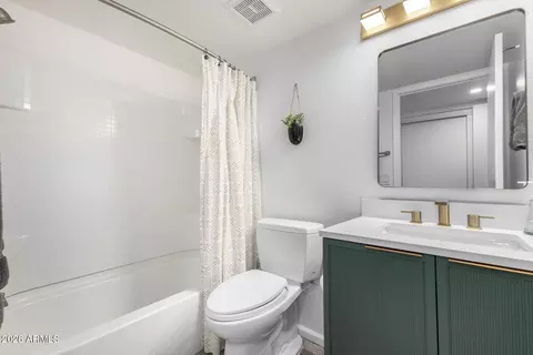 Bath - 1333 E Morten Ave #117, Phoenix, AZ 85020 photo 3 of 3