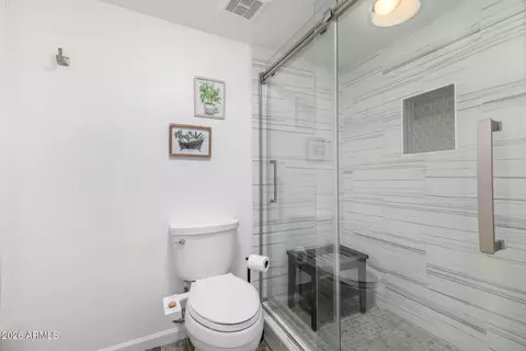 Bath - 1333 E Morten Ave #117, Phoenix, AZ 85020 photo 2 of 3
