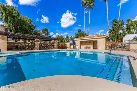 Exterior - 1333 E Morten Ave #117, Phoenix, AZ 85020 photo 3 of 4