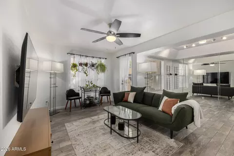 Living - 1333 E Morten Ave #117, Phoenix, AZ 85020 photo 1 of 2