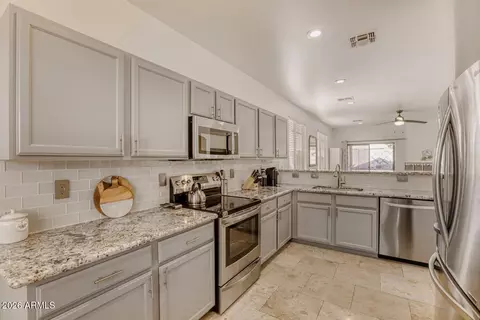 Kitchen - 4036 E Angela Dr, Phoenix, AZ 85032 photo 2 of 3