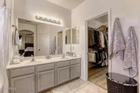 Bath - 4036 E Angela Dr, Phoenix, AZ 85032 photo 2 of 3