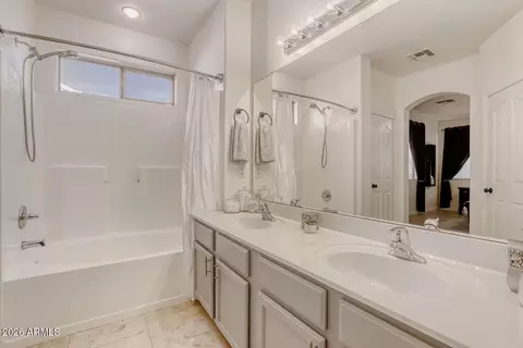 Bath - 4036 E Angela Dr, Phoenix, AZ 85032 photo 3 of 3