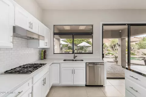 Kitchen - 4214 E Kirkland Rd, Phoenix, AZ 85050 photo 4 of 4