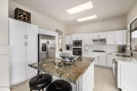Kitchen - 4214 E Kirkland Rd, Phoenix, AZ 85050 photo 3 of 4