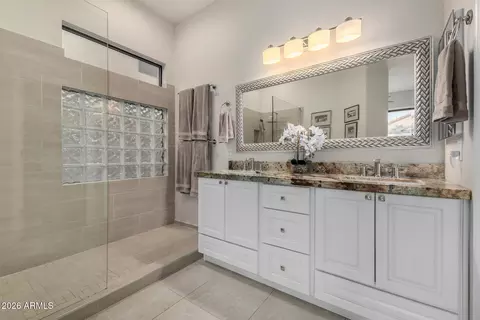 Bath - 4214 E Kirkland Rd, Phoenix, AZ 85050 photo 1 of 2