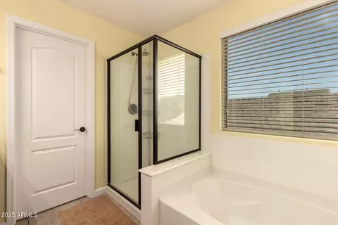 Bath - 4182 E Bonanza Rd, Gilbert, AZ 85297 photo 3 of 4