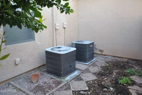 Exterior - 3296 E Oakland St, Gilbert, AZ 85295 photo 5 of 8
