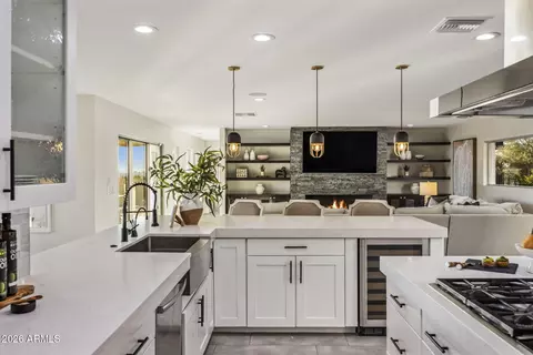 Kitchen - 5518 E Rockridge Rd, Phoenix, AZ 85018 photo 4 of 5