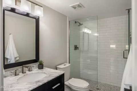 Bath - 5518 E Rockridge Rd, Phoenix, AZ 85018 photo 6 of 6
