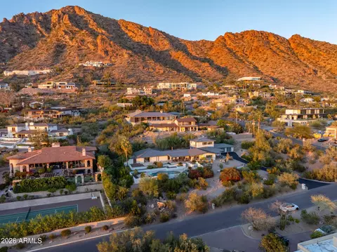 View/Area - 5518 E Rockridge Rd, Phoenix, AZ 85018 photo 1 of 3