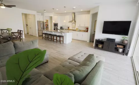 Entry Way - 2318 E Harwell Rd, Phoenix, AZ 85042 photo 9 of 11