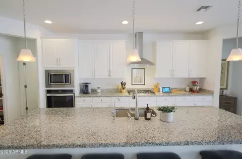 Kitchen - 2318 E Harwell Rd, Phoenix, AZ 85042 photo 3 of 11