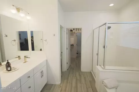 Entry Way - 2318 E Harwell Rd, Phoenix, AZ 85042 photo 10 of 11