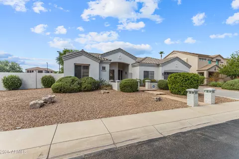 Exterior - 3111 E Canyon Creek Dr, Gilbert, AZ 85295 photo 2 of 7