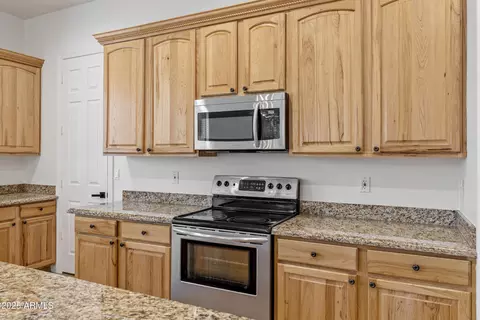 Kitchen - 3111 E Canyon Creek Dr, Gilbert, AZ 85295 photo 3 of 4