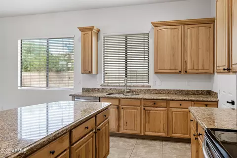 Kitchen - 3111 E Canyon Creek Dr, Gilbert, AZ 85295 photo 4 of 4