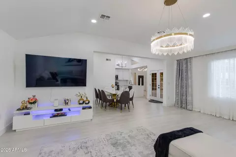 5216 W Voltaire Dr, Glendale, AZ 85304