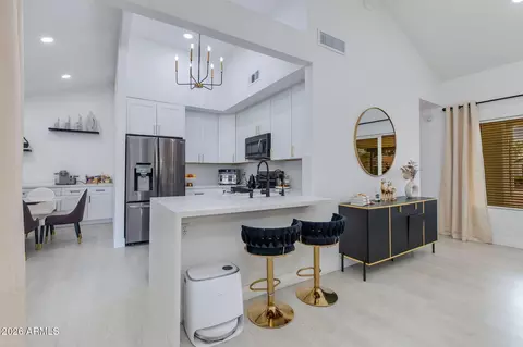 5216 W Voltaire Dr, Glendale, AZ 85304