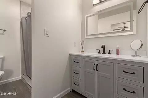 Bath - 2826 E Cactus Rd, Phoenix, AZ 85032 photo 1 of 4